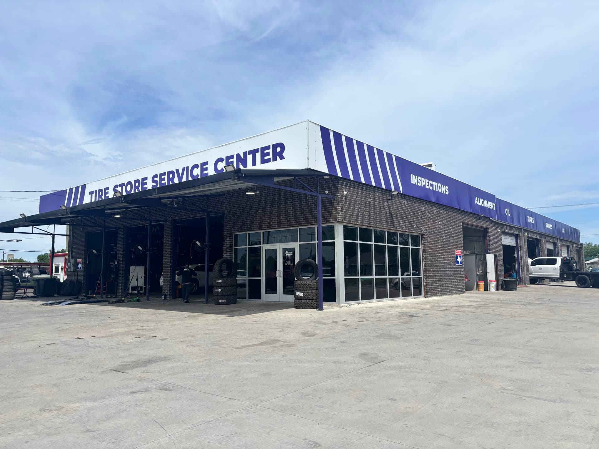 CLEBURNE — Tire Store Service Center