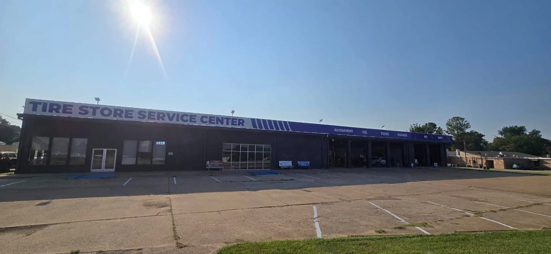 PALESTINE — Tire Store Service Center